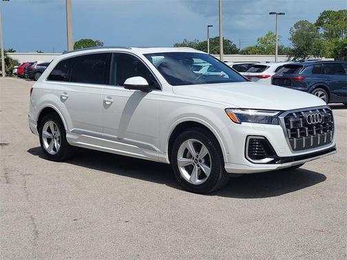 2025 Audi Q7 55 Premium