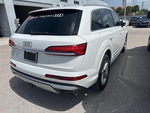 2025 Audi Q7 55 Premium