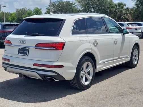 2025 Audi Q7 55 Premium
