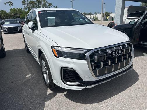 2025 Audi Q7 55 Premium
