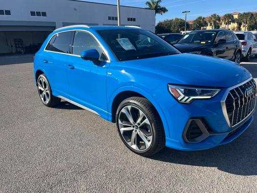 2022 Audi Q3 45 S line Premium