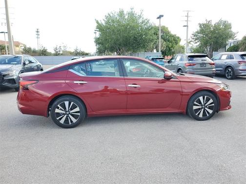 2021 Nissan Altima 2.5 SV