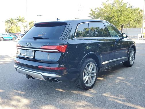 2025 Audi Q7 55 Premium