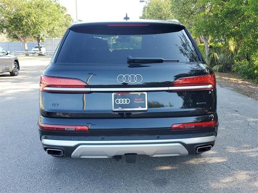 2025 Audi Q7 55 Premium