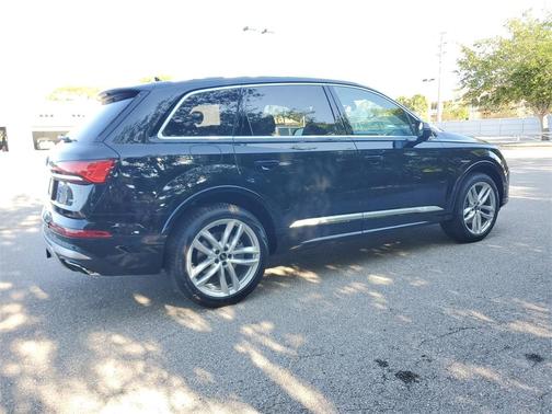 2025 Audi Q7 55 Premium