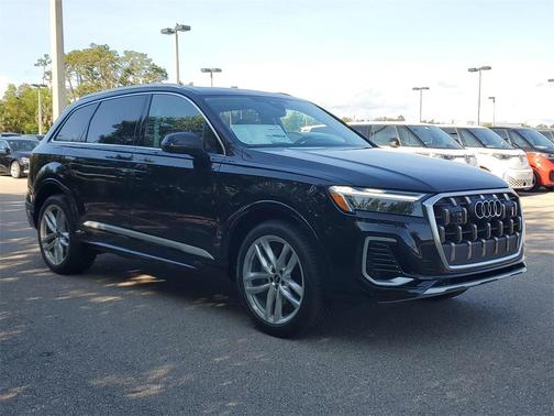 2025 Audi Q7 55 Premium