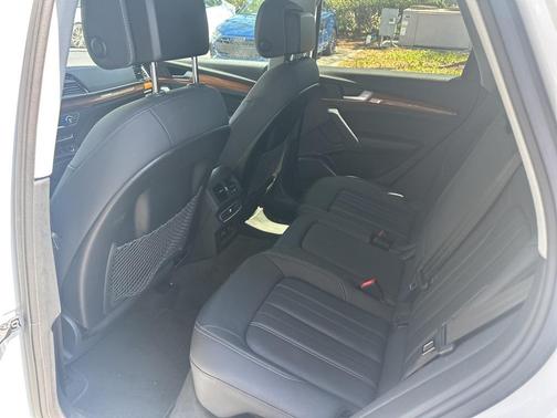2022 Audi Q5 45 S line quattro Premium