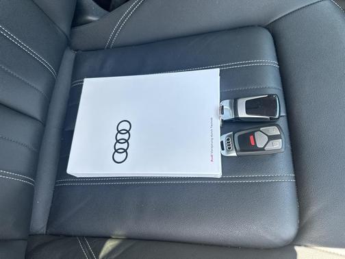 2022 Audi Q5 45 S line quattro Premium