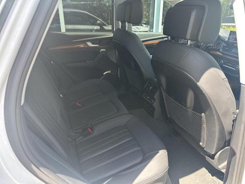 2022 Audi Q5 45 S line quattro Premium
