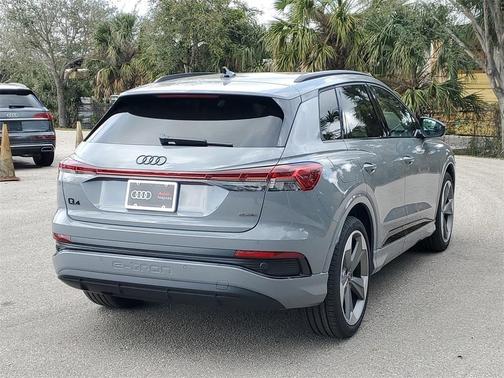 2025 Audi Q4 e-tron 55 quattro Premium