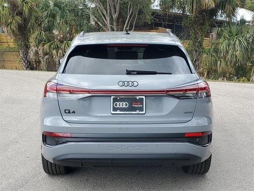 2025 Audi Q4 e-tron 55 quattro Premium