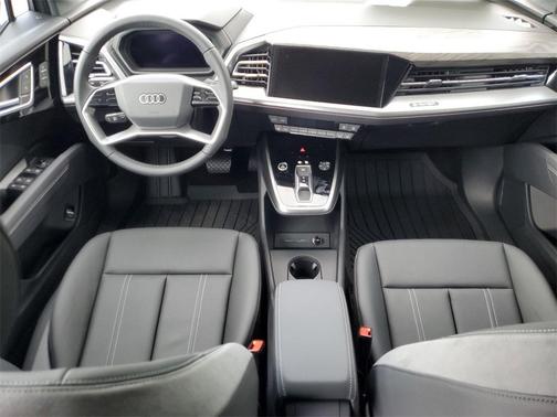 2025 Audi Q4 e-tron 55 quattro Premium