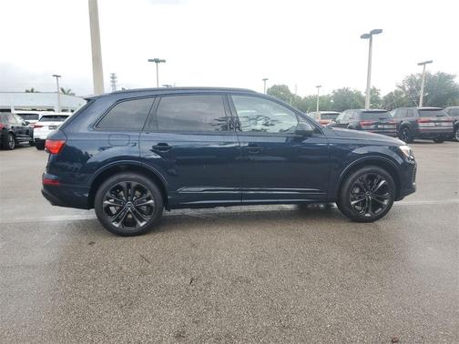 2025 Audi Q7 55 Premium