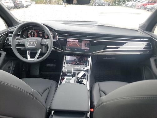 2025 Audi Q7 55 Premium