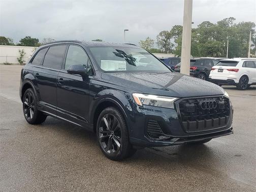 2025 Audi Q7 55 Premium