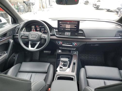 2022 Audi Q5 45 S line Premium Plus