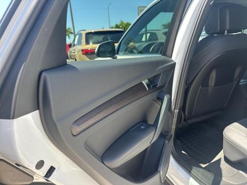 2022 Audi Q5 45 S line Premium Plus