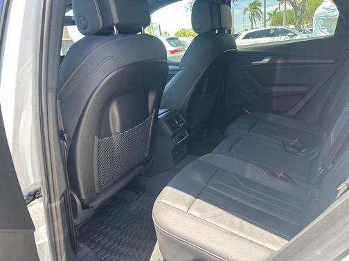 2022 Audi Q5 45 S line Premium Plus