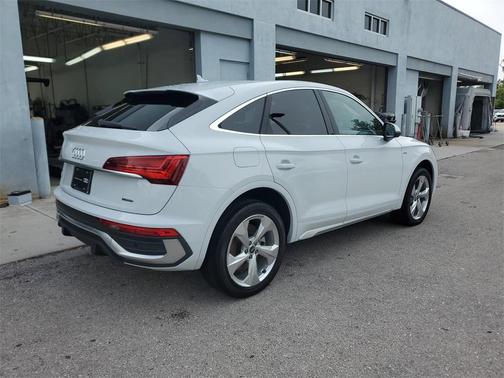 2022 Audi Q5 45 S line Premium Plus