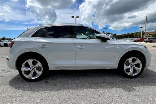 2025 Audi Q5 45 S line quattro Premium