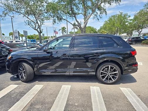 2023 Audi Q7 55 Premium Plus