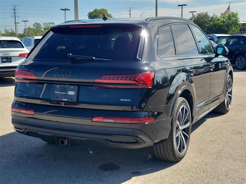 2023 Audi Q7 55 Premium Plus