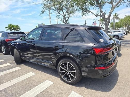 2023 Audi Q7 55 Premium Plus