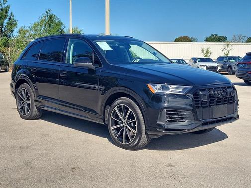 2023 Audi Q7 55 Premium Plus