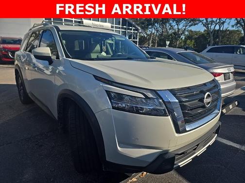 2023 Nissan Pathfinder SL