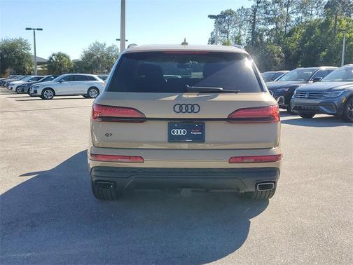 2025 Audi Q7 55 Premium