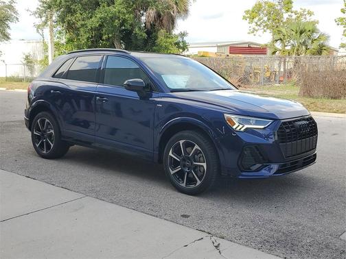 2025 Audi Q3 45 S line Premium