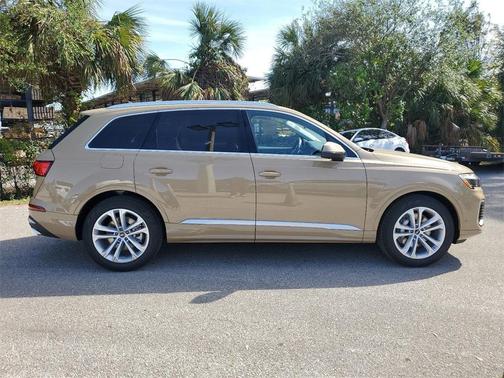 2025 Audi Q7 55 Premium