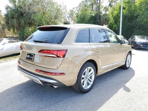 2025 Audi Q7 55 Premium