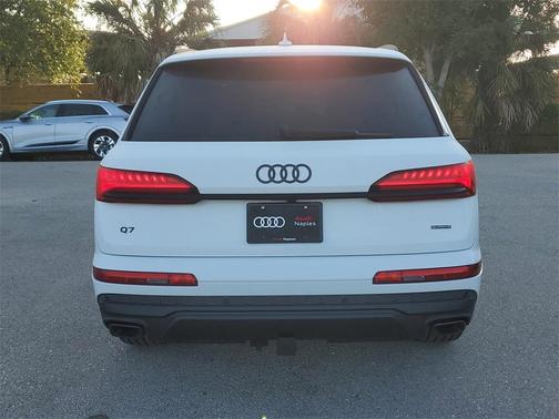 2025 Audi Q7 55 Premium