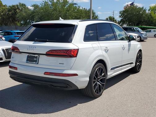 2022 Audi Q7 55 Prestige
