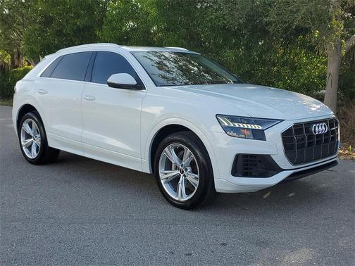 2023 Audi Q8 55 Premium