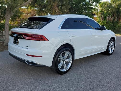 2023 Audi Q8 55 Premium
