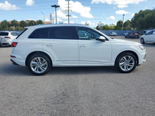 2020 Audi Q7 45 Premium Plus