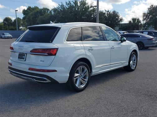 2020 Audi Q7 45 Premium Plus