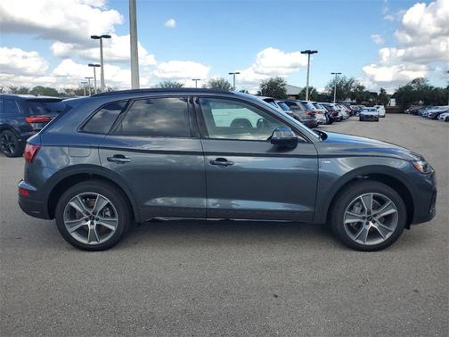 2025 Audi Q5 45 S line quattro Premium