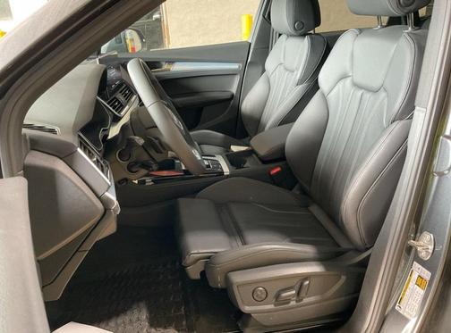 2024 Audi Q5 45 S line quattro Premium