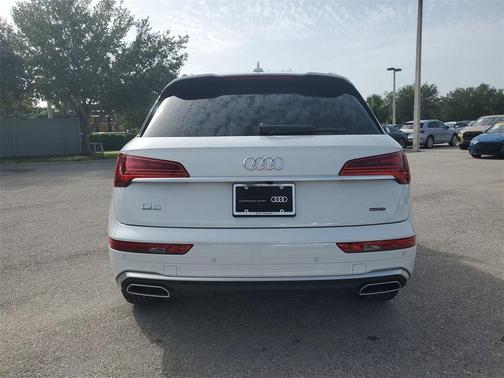 2024 Audi Q5 45 S line quattro Premium