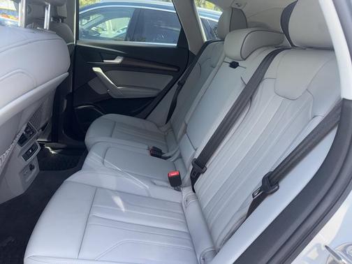 2024 Audi Q5 45 S line quattro Premium