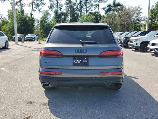 2025 Audi Q7 55 Premium