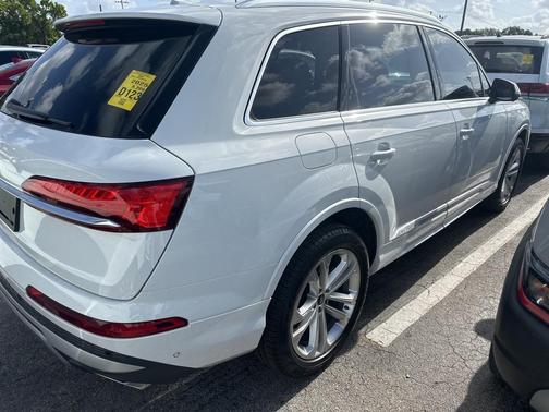 2025 Audi Q7 45 Premium Plus