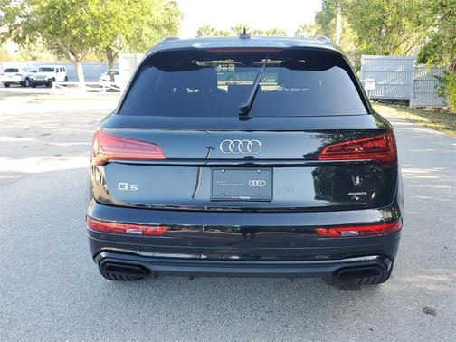 2025 Audi Q5 45 S line quattro Premium