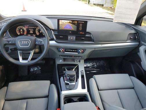 2025 Audi Q5 45 S line quattro Premium