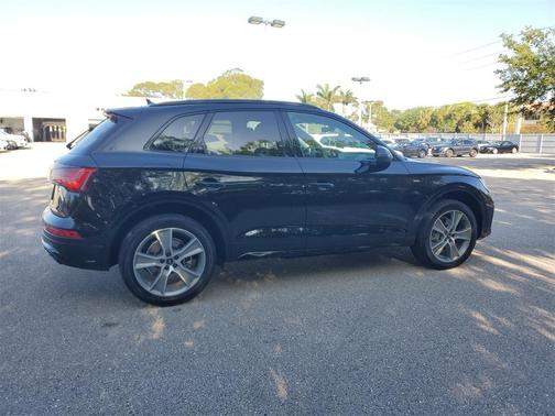2025 Audi Q5 45 S line quattro Premium