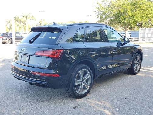 2025 Audi Q5 45 S line quattro Premium