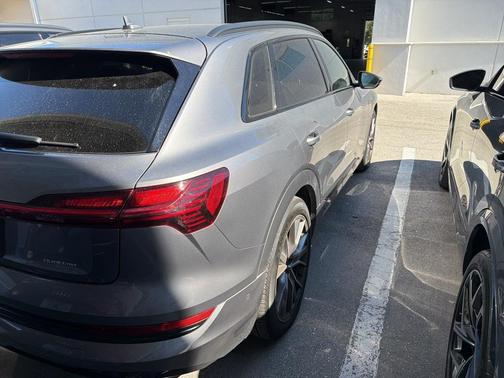 2021 Audi e-tron Prestige